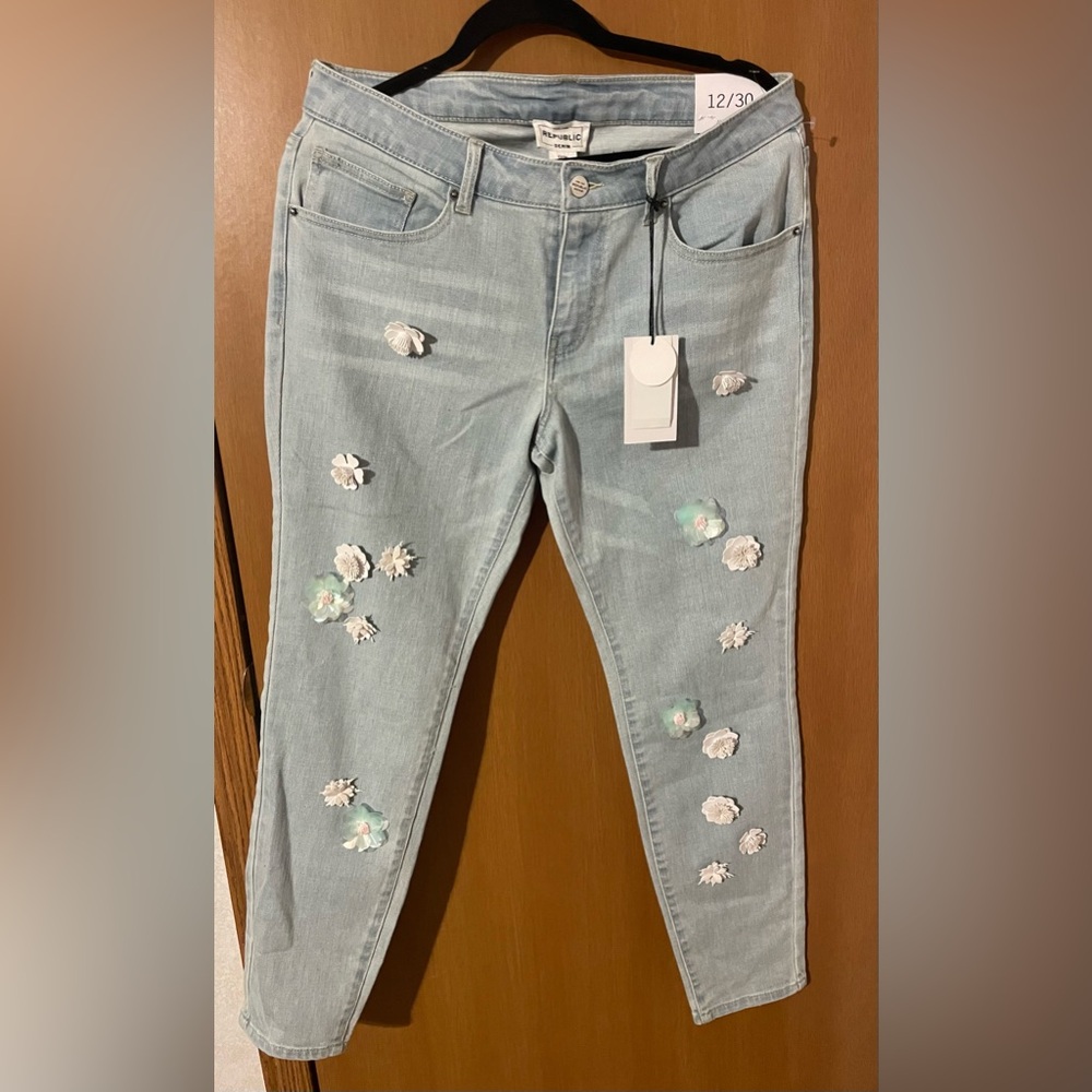 For the Republic Denim Size 12/30 Ankle/Slim Light Wash Flower/Floral Jeans NWT